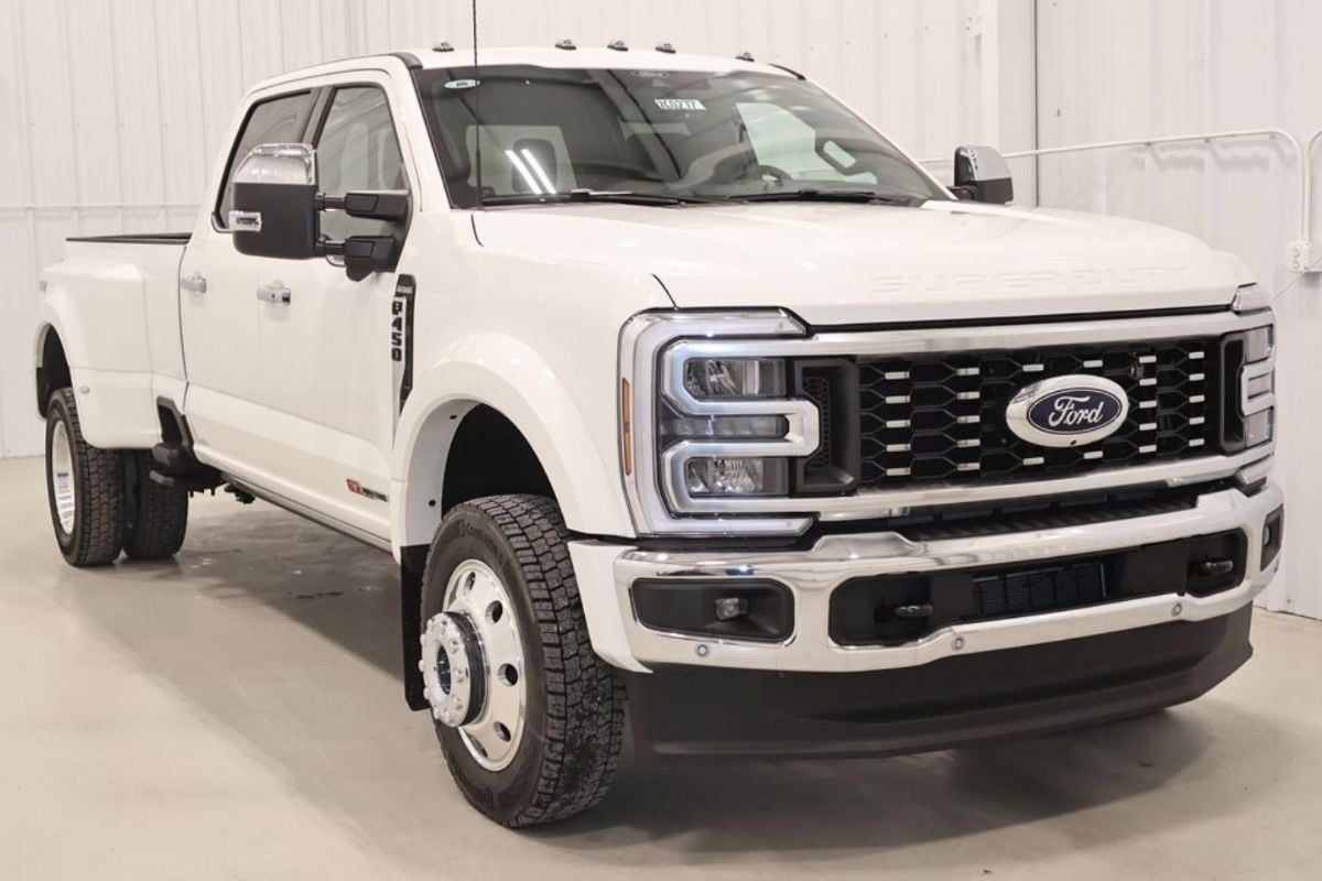 2026 Ford F450 KING RANCH STAR WHITE Ready For Conversion